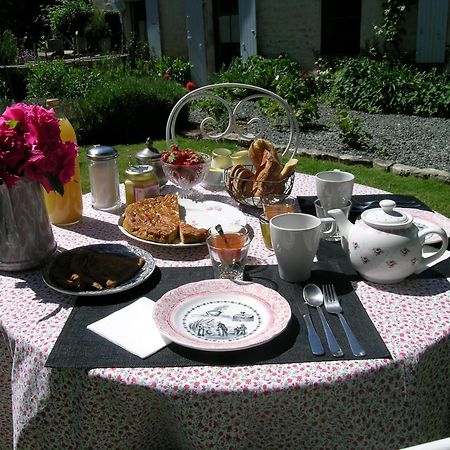 Saint-Saturnin-du-Bois Les 2 Madeleine Bed & Breakfast エクステリア 写真