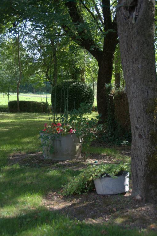 Saint-Saturnin-du-Bois Les 2 Madeleine Bed & Breakfast エクステリア 写真