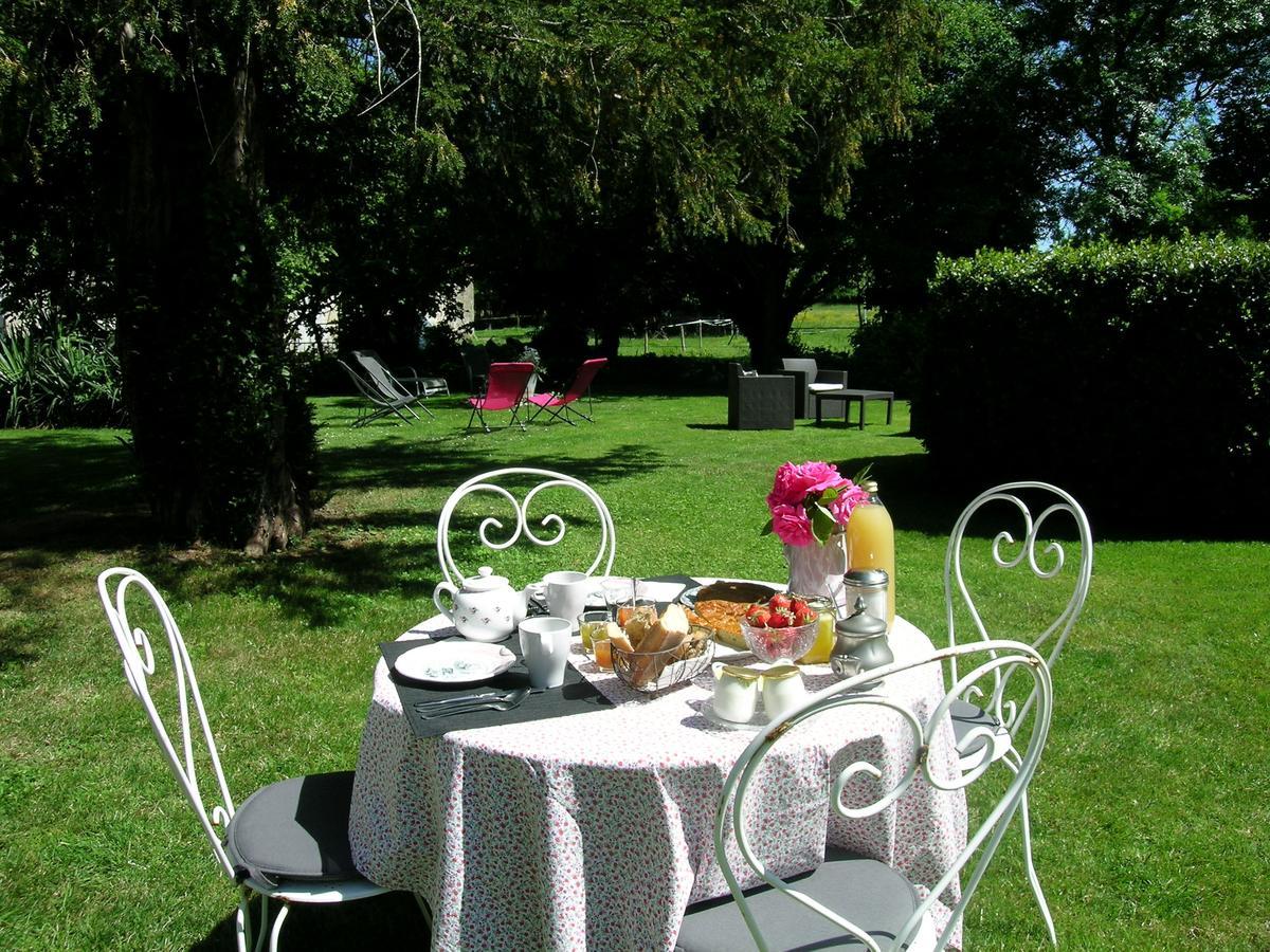 Saint-Saturnin-du-Bois Les 2 Madeleine Bed & Breakfast エクステリア 写真