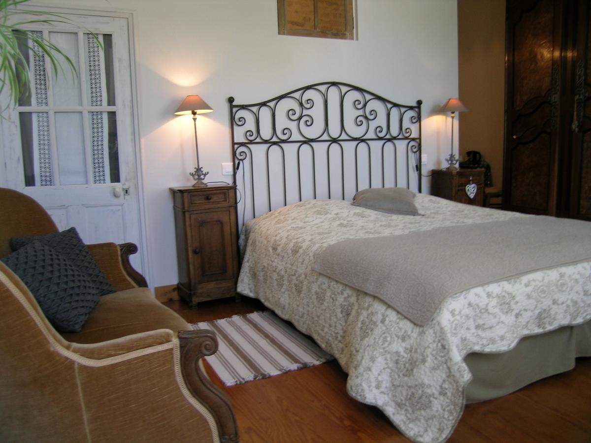 Saint-Saturnin-du-Bois Les 2 Madeleine Bed & Breakfast エクステリア 写真