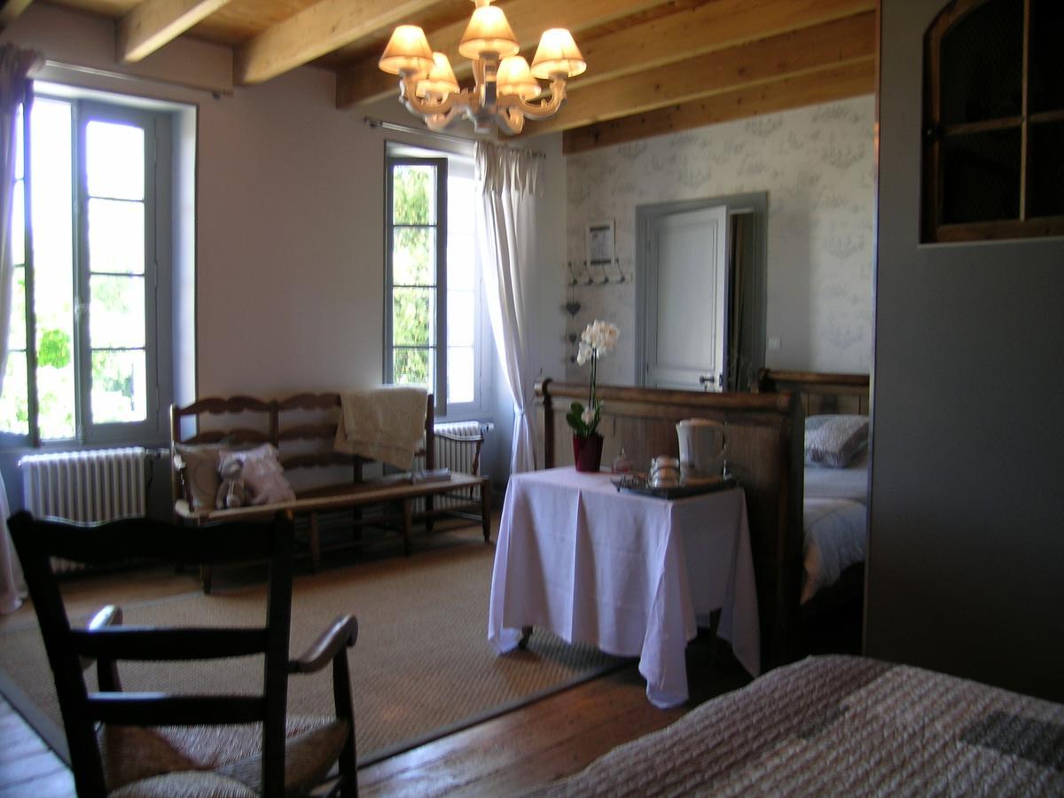 Saint-Saturnin-du-Bois Les 2 Madeleine Bed & Breakfast エクステリア 写真