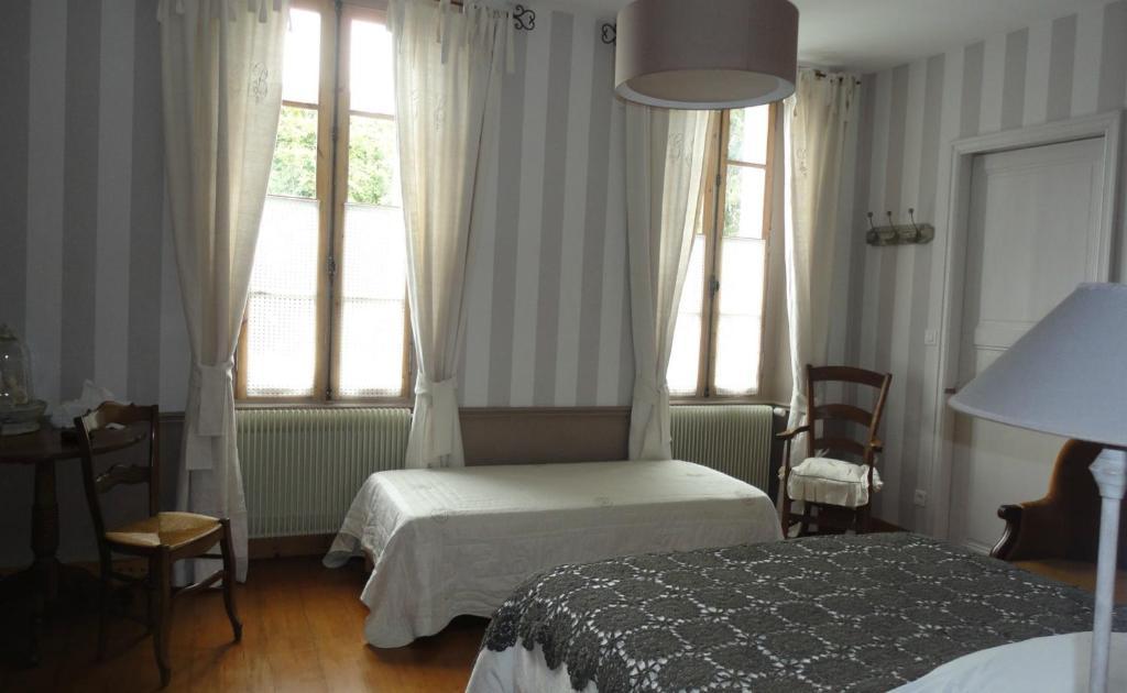 Saint-Saturnin-du-Bois Les 2 Madeleine Bed & Breakfast エクステリア 写真
