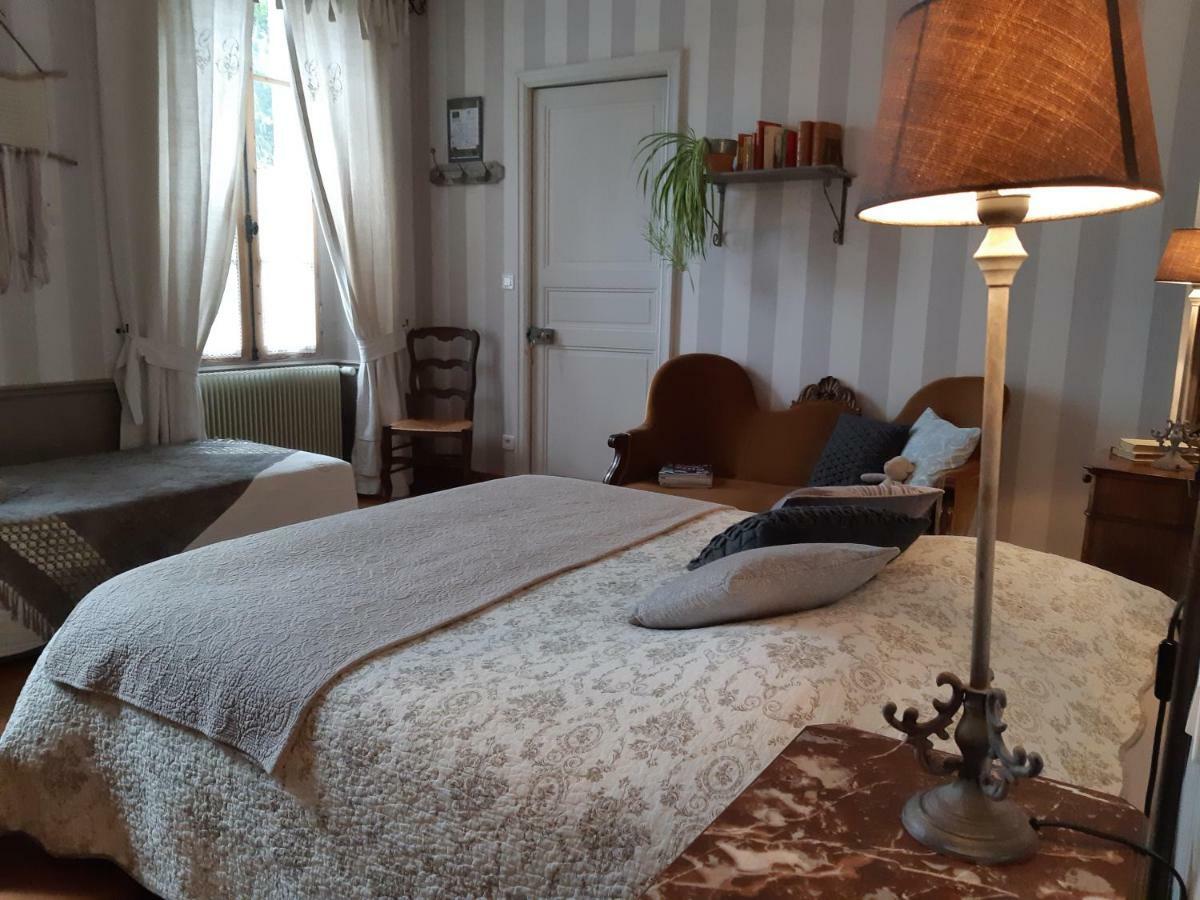 Saint-Saturnin-du-Bois Les 2 Madeleine Bed & Breakfast エクステリア 写真
